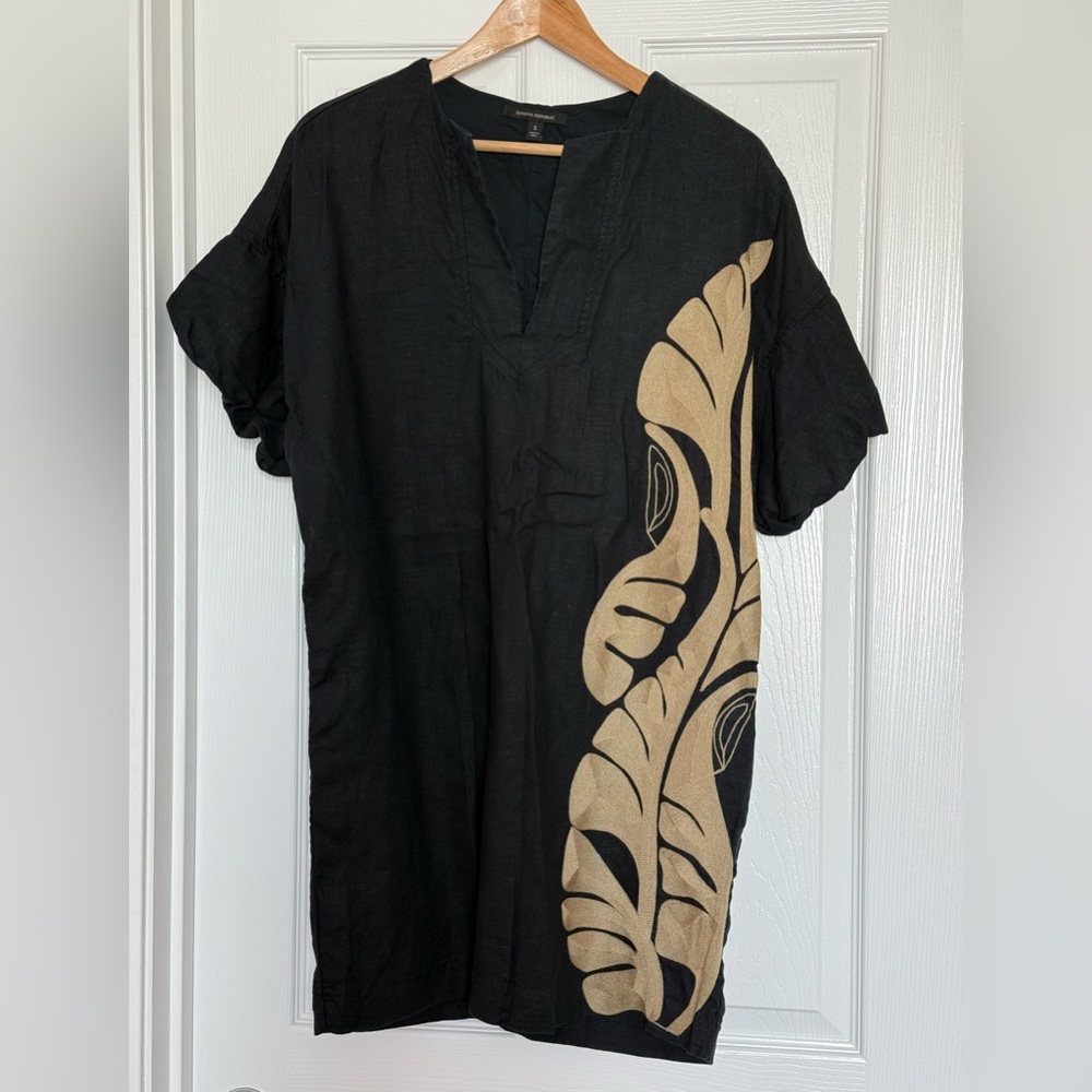 NWOT Banana Republic Black and Gold Women’s linen dress